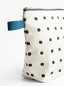The Mio Ecru Toiletry Bag L from La Cerise Sur Le Gâteau at Couverture & The Garbstore
side 