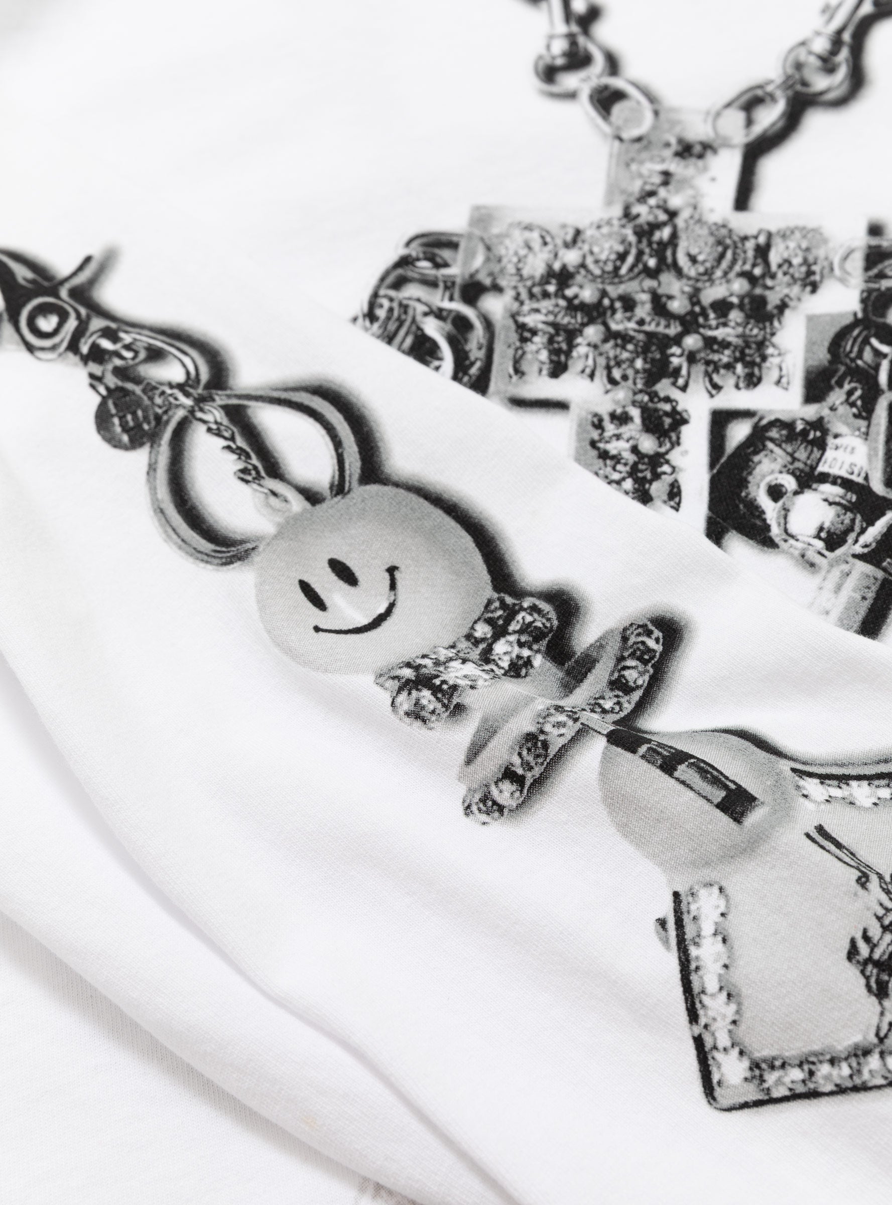 x LEO GON’DO Chains LS Shirt-White-B.EAUTIFUL close up at Couverture & The Garbstore