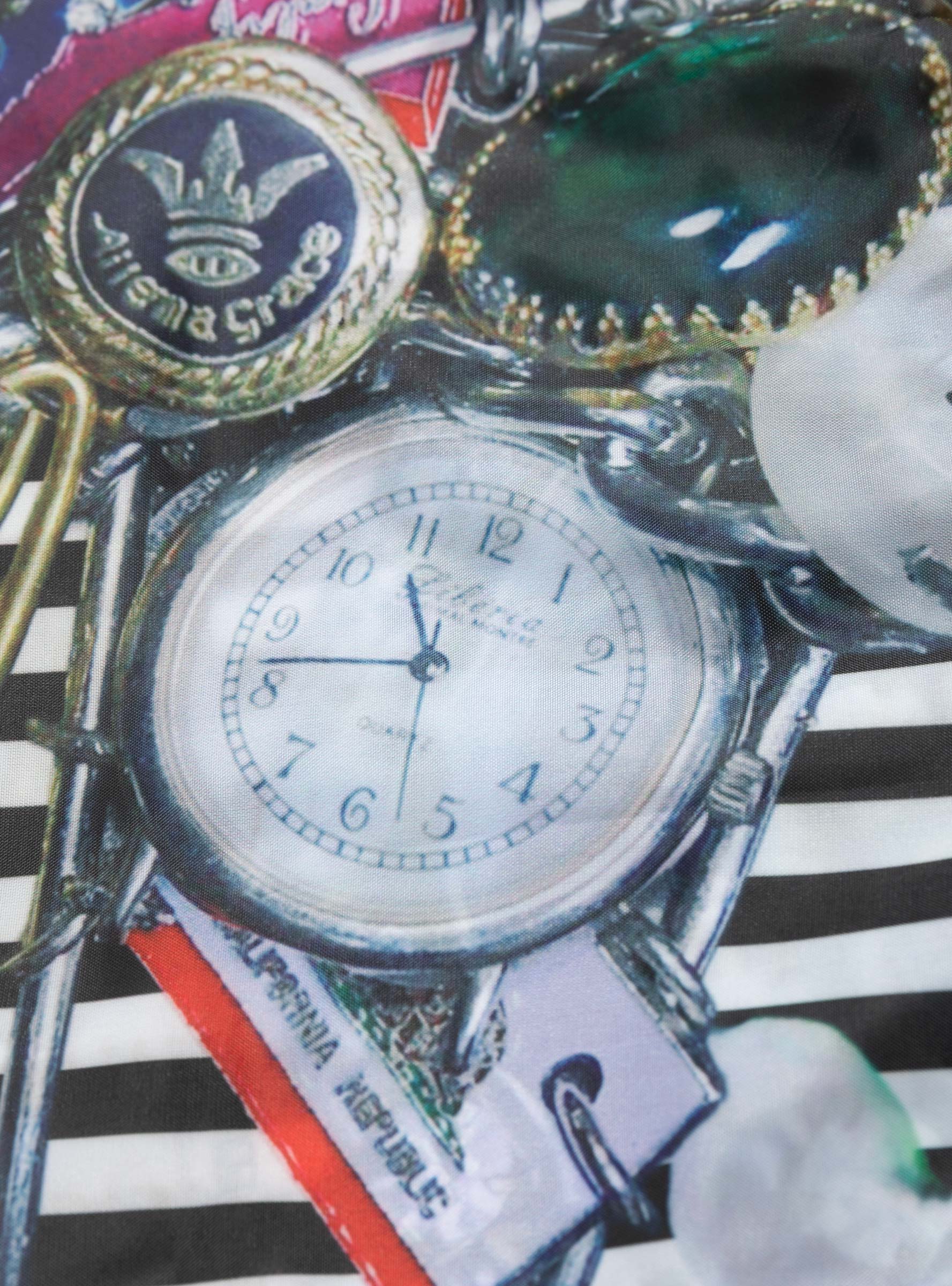 x LEO GON’DO Chains Reusable Bag-Black & White-B.EAUTIFUL close up at Couverture & The Garbstore