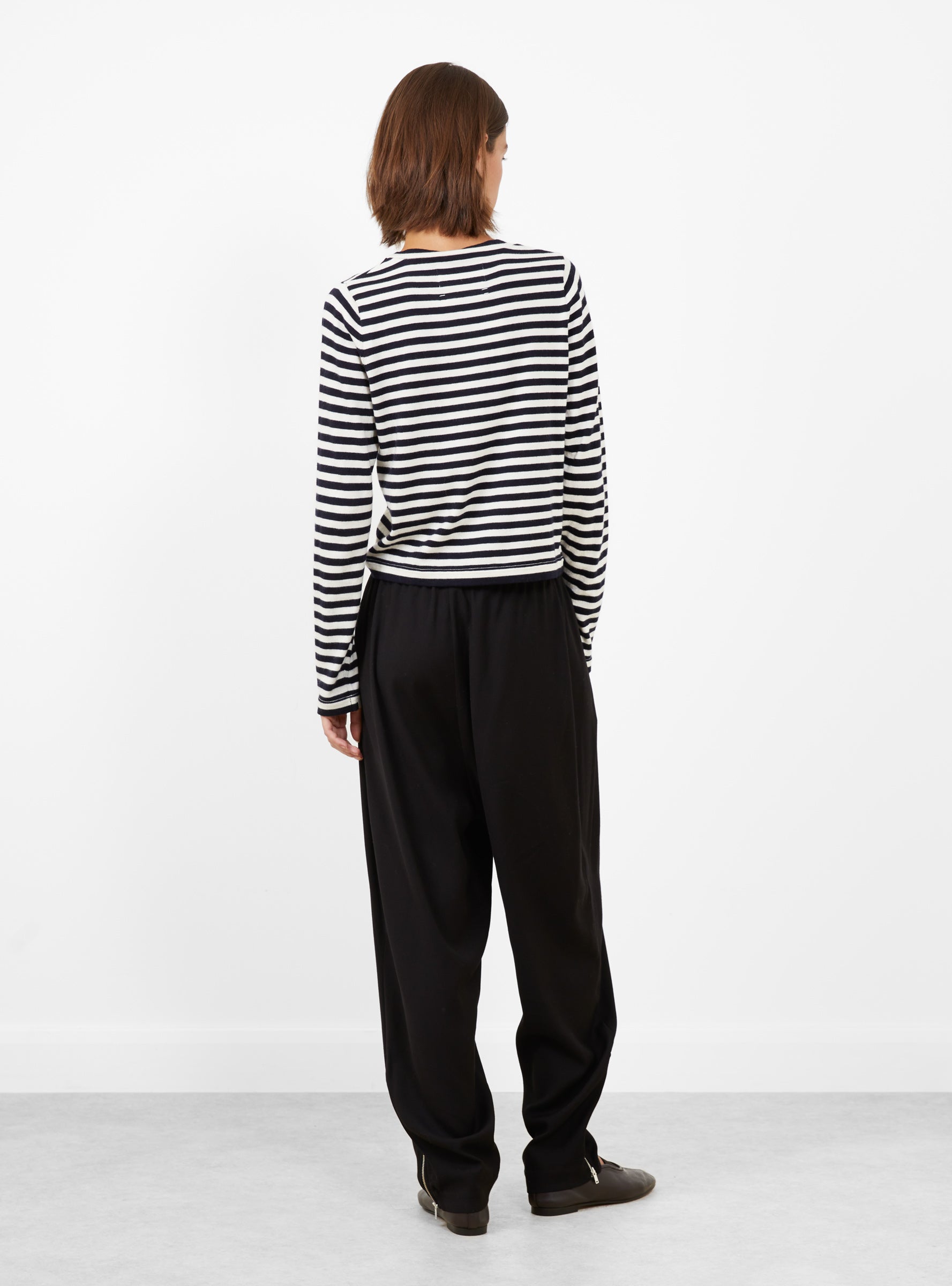 No 451 Lisa Long Sleeve T-Shirt Breton Breton Extreme Cashmere (model back) at Couverture & The Garbstore