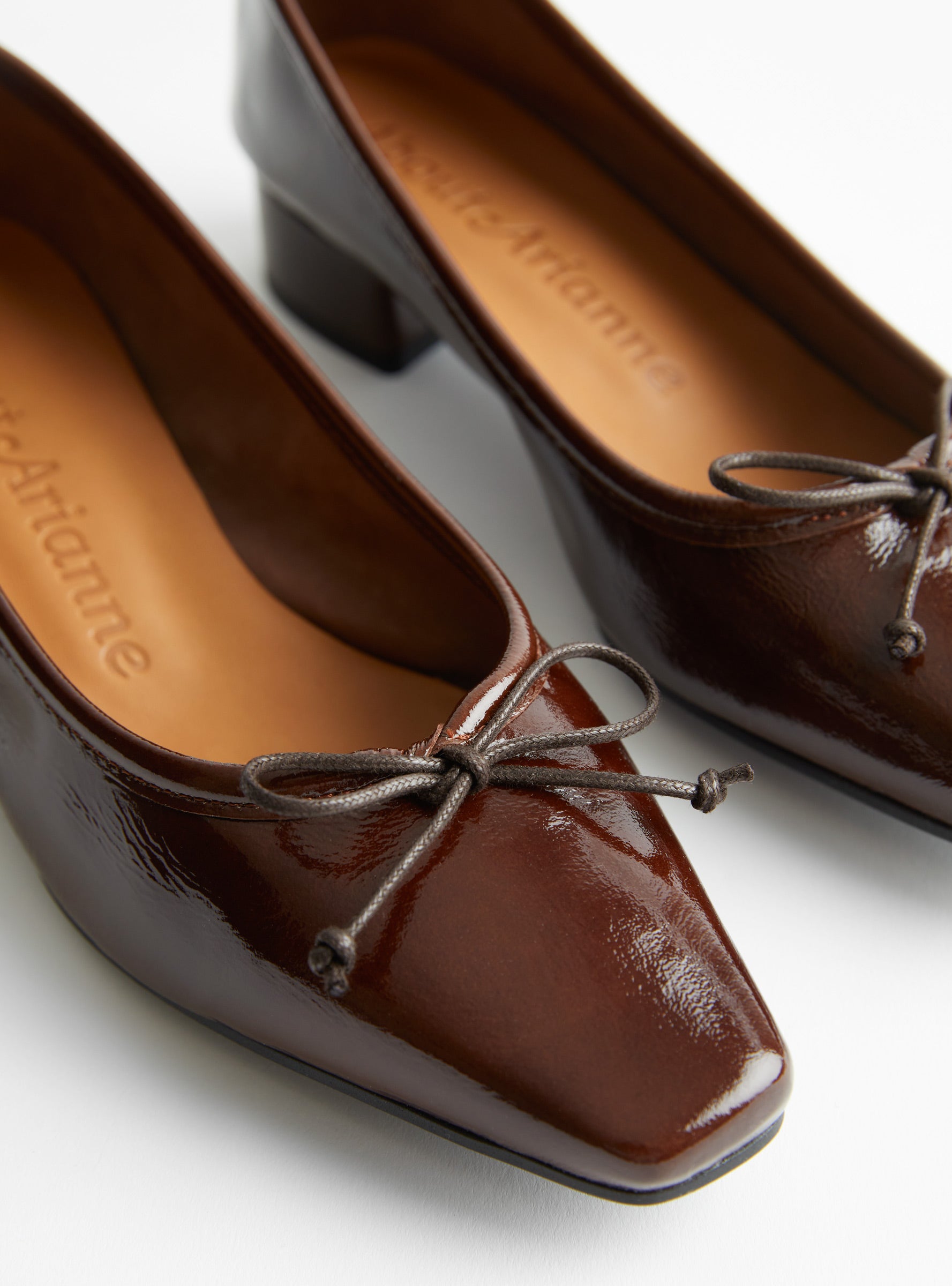 Mina Ballet Pumps Patent BrownPatent BrownABOUT ARIANNE_Close_Up.jpg at Couverture & The Garbstore