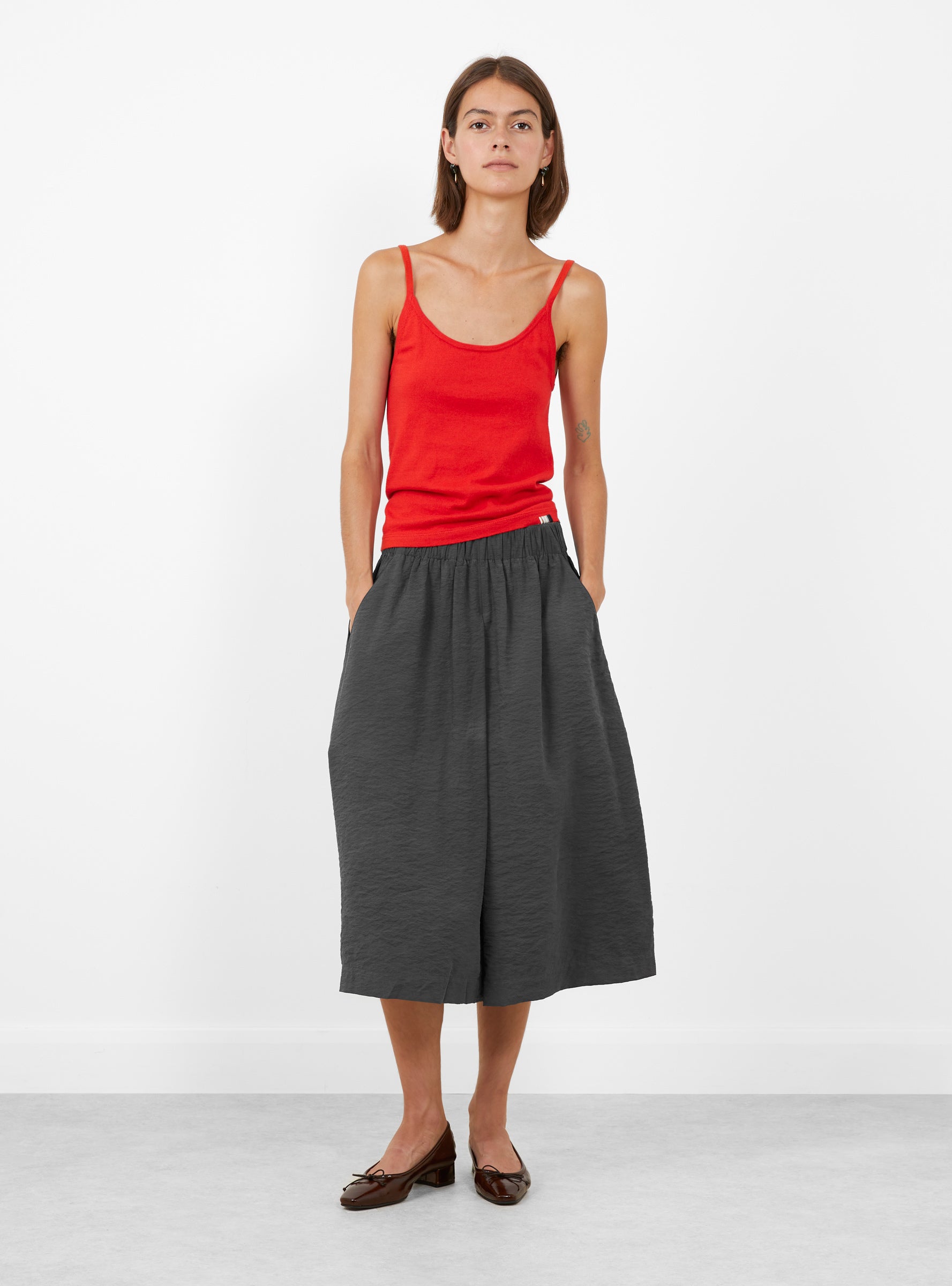 Lexie Bermuda Shorts Grey Anthracite Grey Anthracite SOEUR (model front) at Couverture & The Garbstore