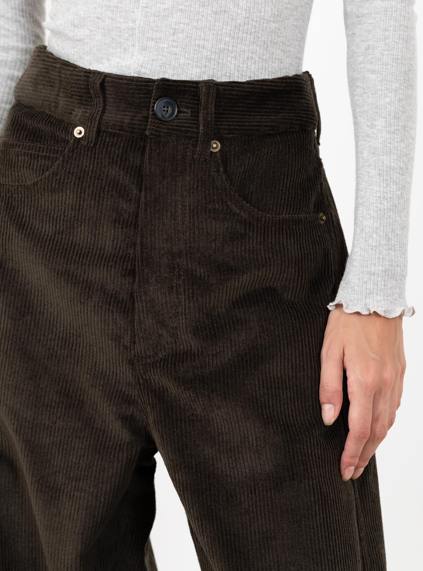 Gunther Trousers Dark Brown Dark Brown SOEUR (model closeup) at Couverture & The Garbstore