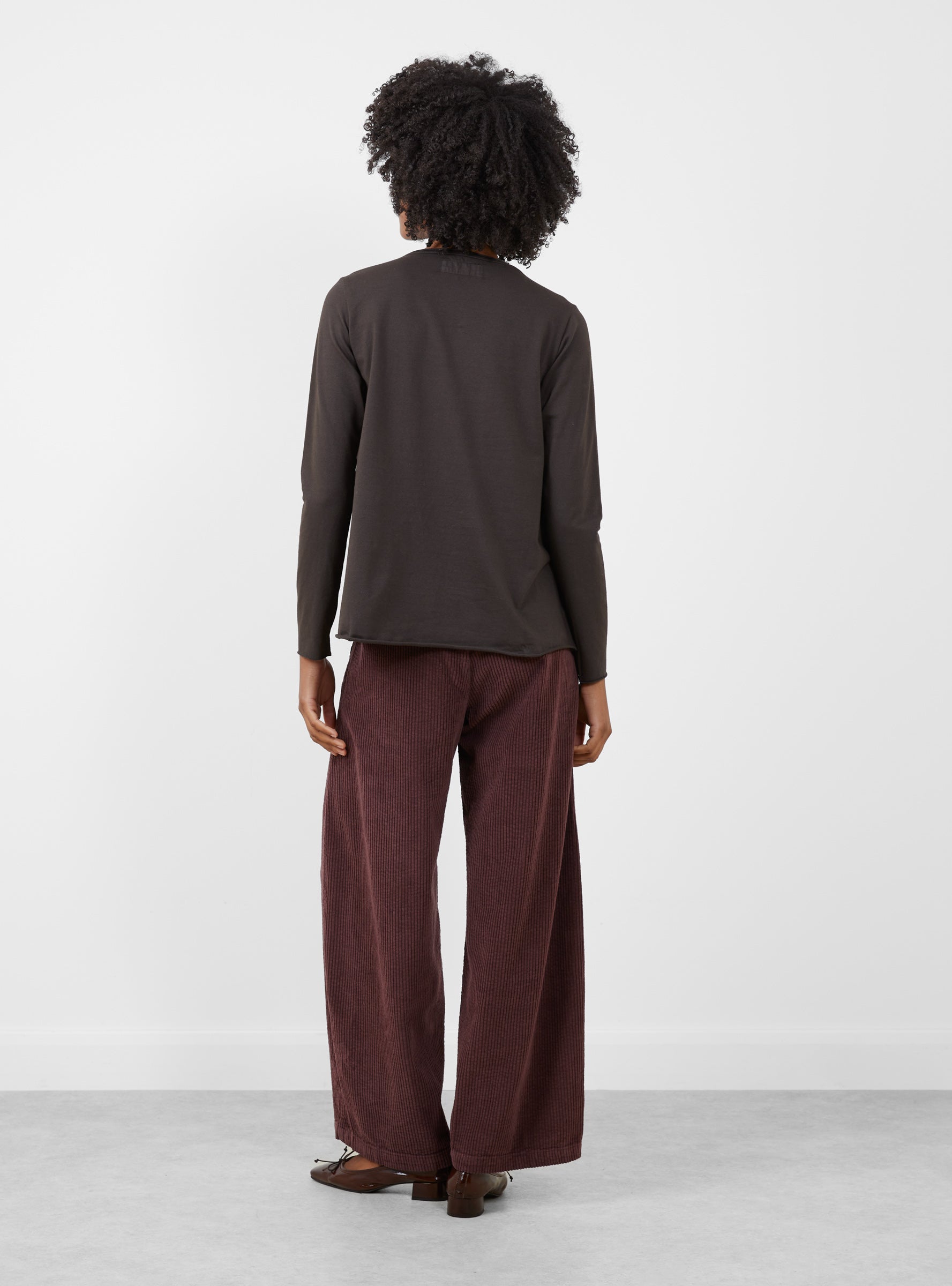 Maglia Jeppe T-Shirt Cacao Cacao LABO ART (model back) at Couverture & The Garbstore