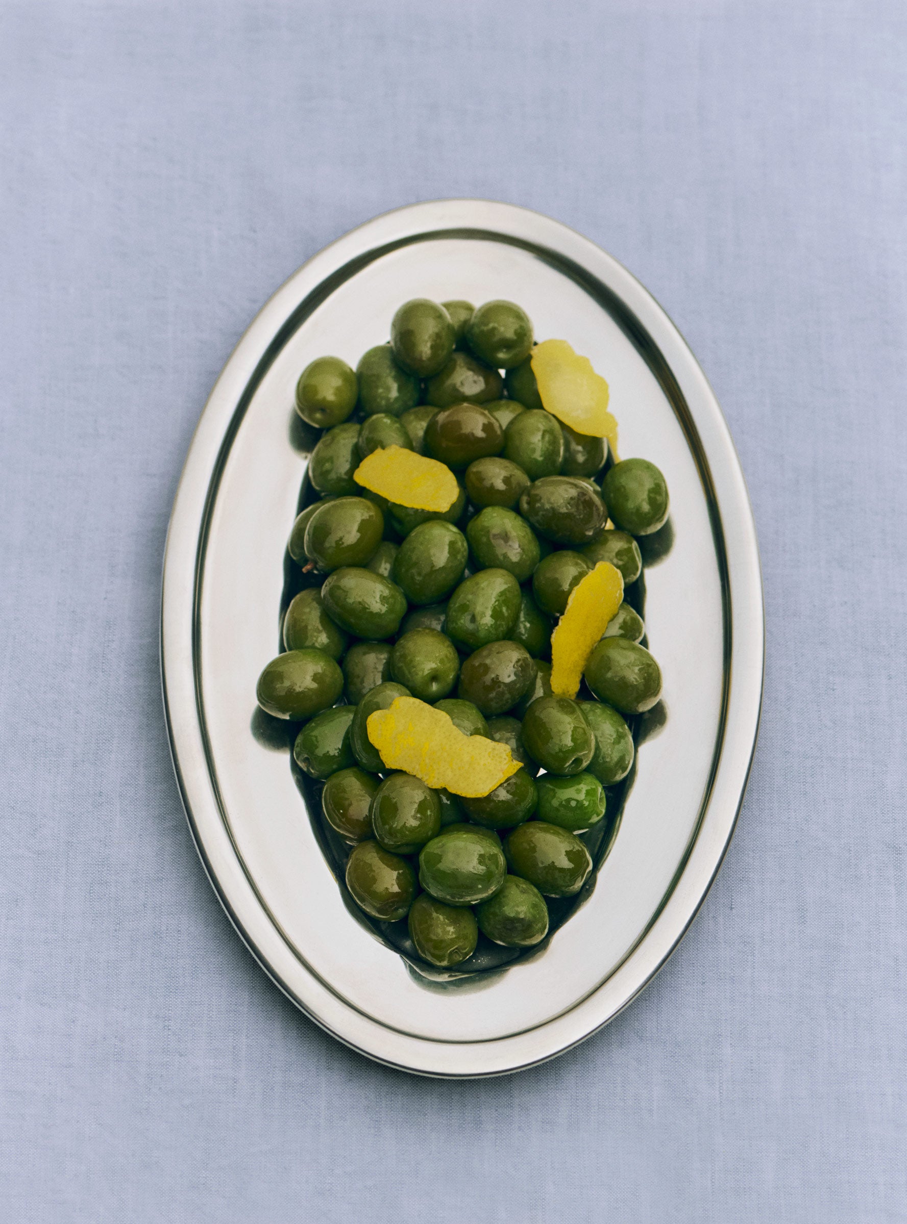 Essential Steel Oval Dish-Medium stainless steel HAY_Lifestyle at Couverture & The Garbstore