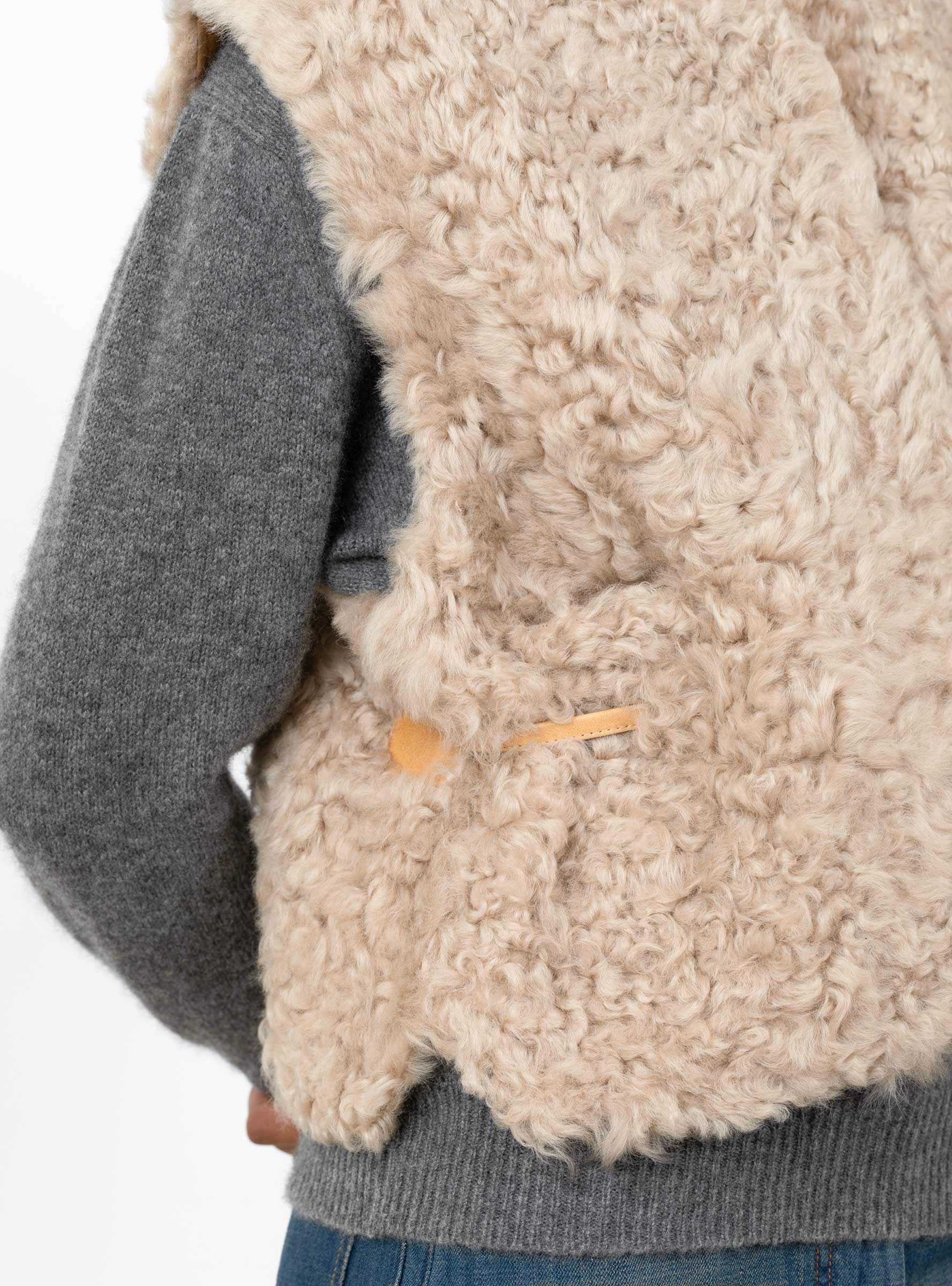 Transition Vest Oat Oat Milena Silvano (closure close up) at Couverture & The Garbstore