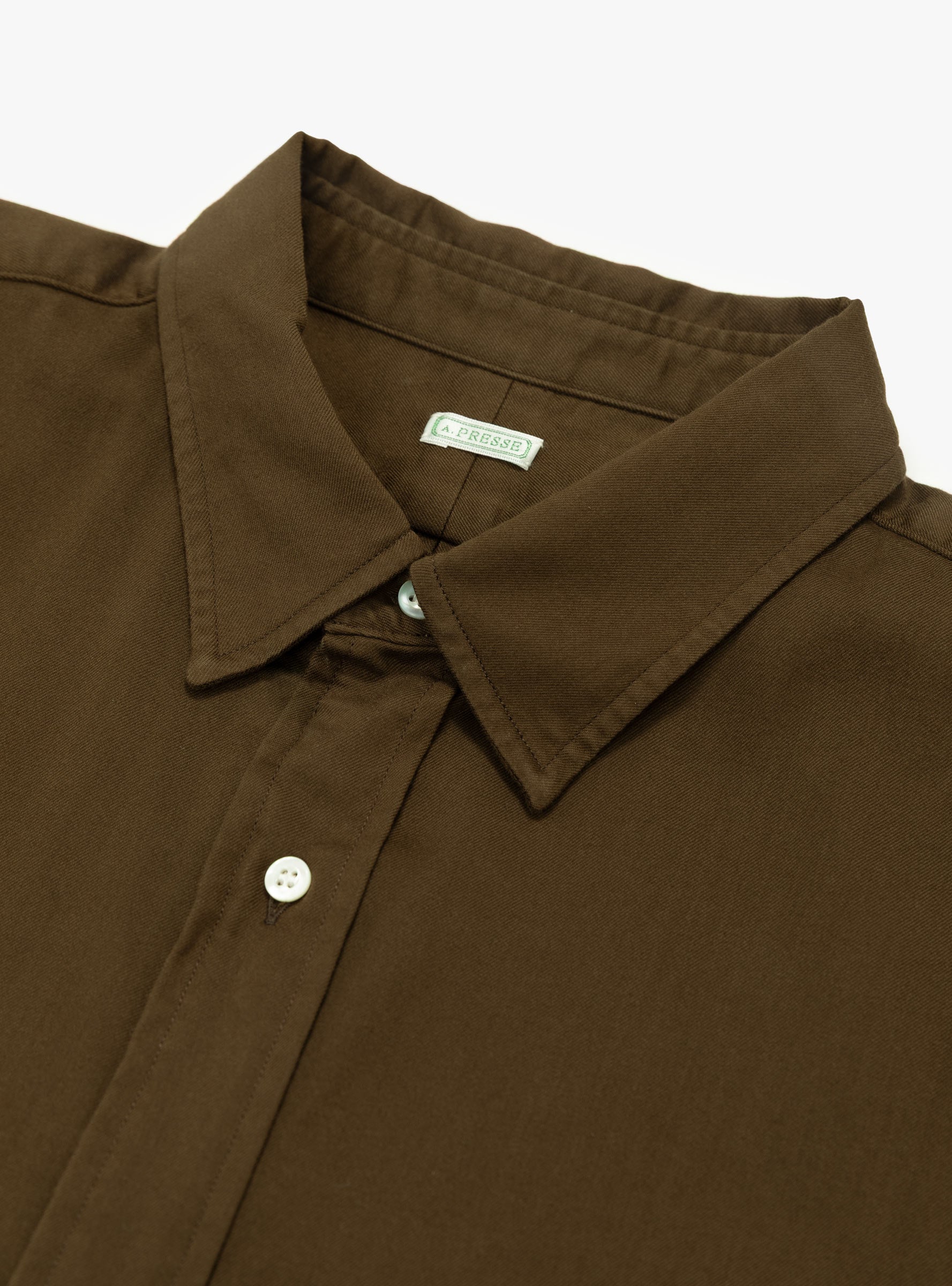 Double Weave Regular Collar Shirt Dark Olive A.PRESSE collar clos eup) at Couverture & The Garbstore