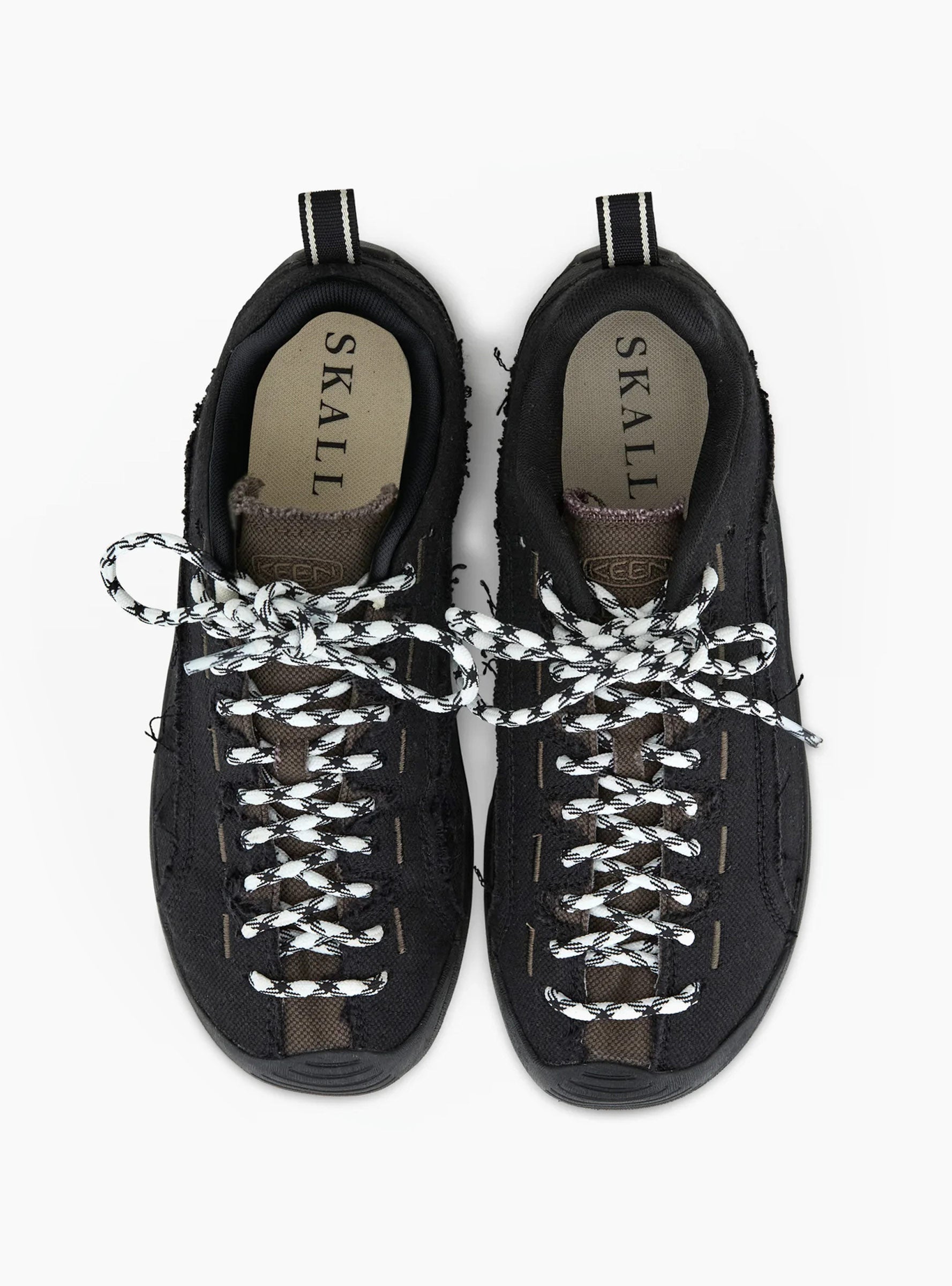x Keen Jasper Trainers Black Black SKALL (Top View Detail) at Couverture & The Garbstore