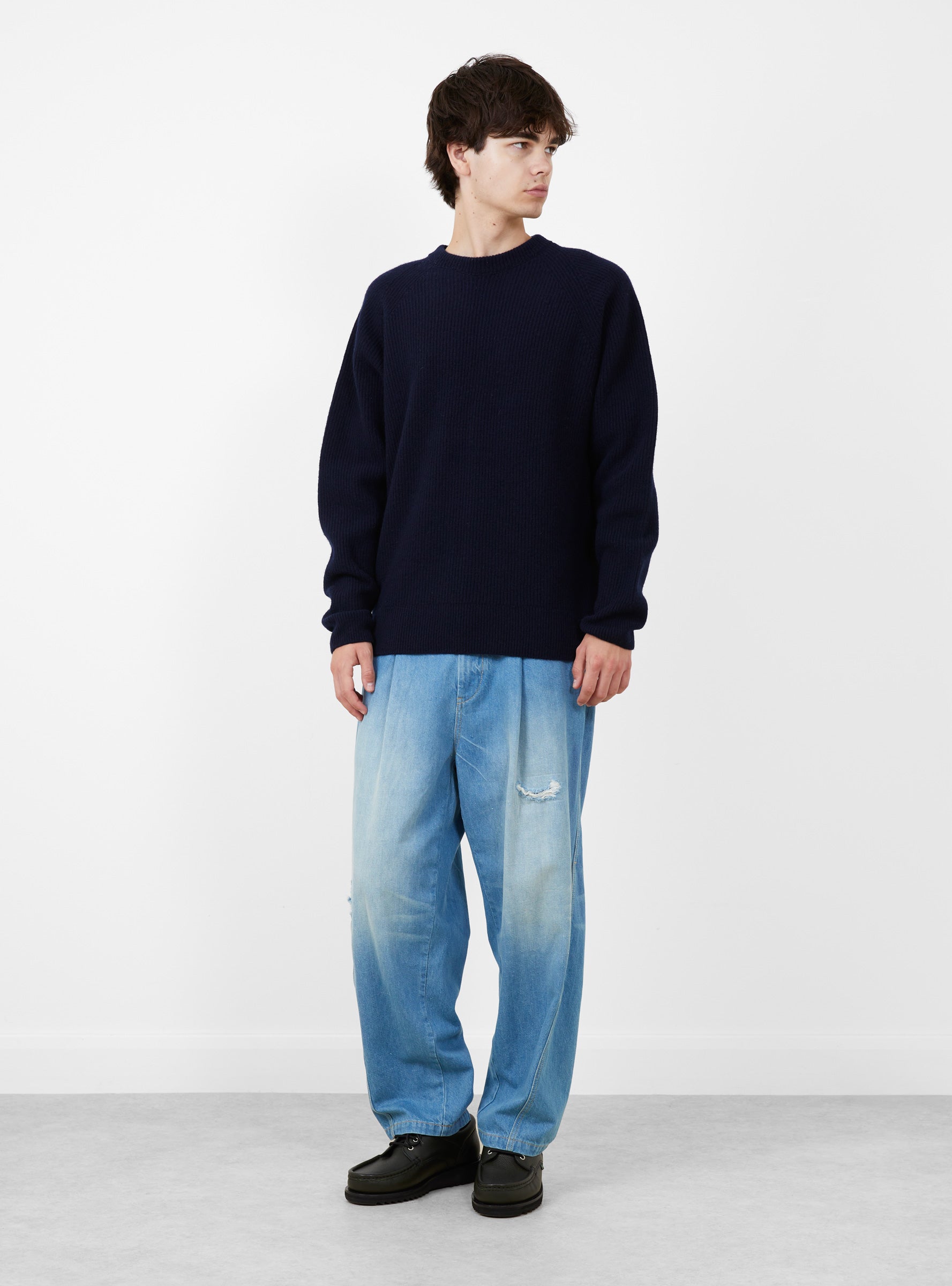 Seamless Fisherman Crew Nero TDR (modle fornt) at Couverture & The Garbstore