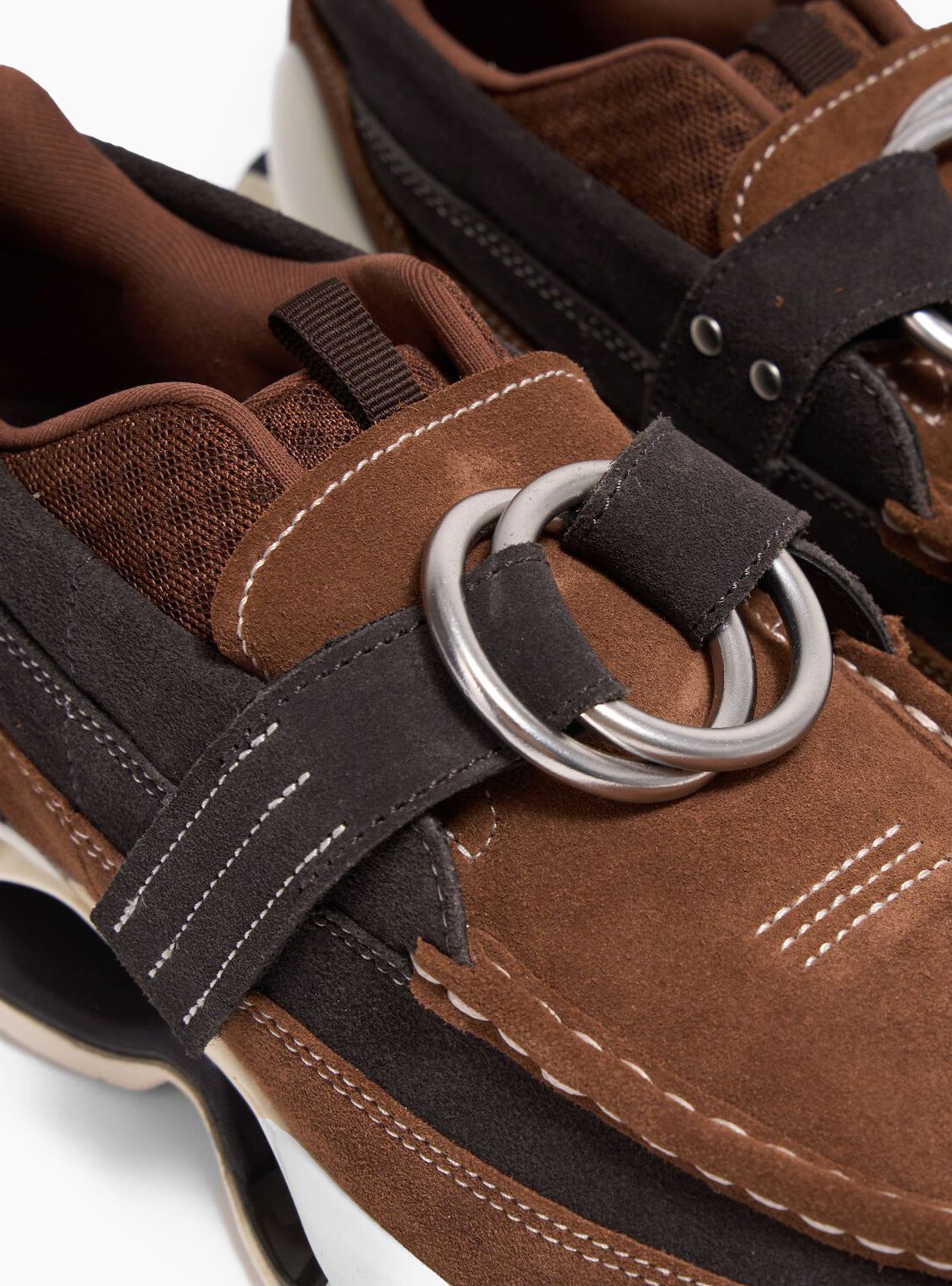 Wave Prophecy Ring Moc Chicory Coffee MIZUNO (Close Up) at Couverture & The Garbstore