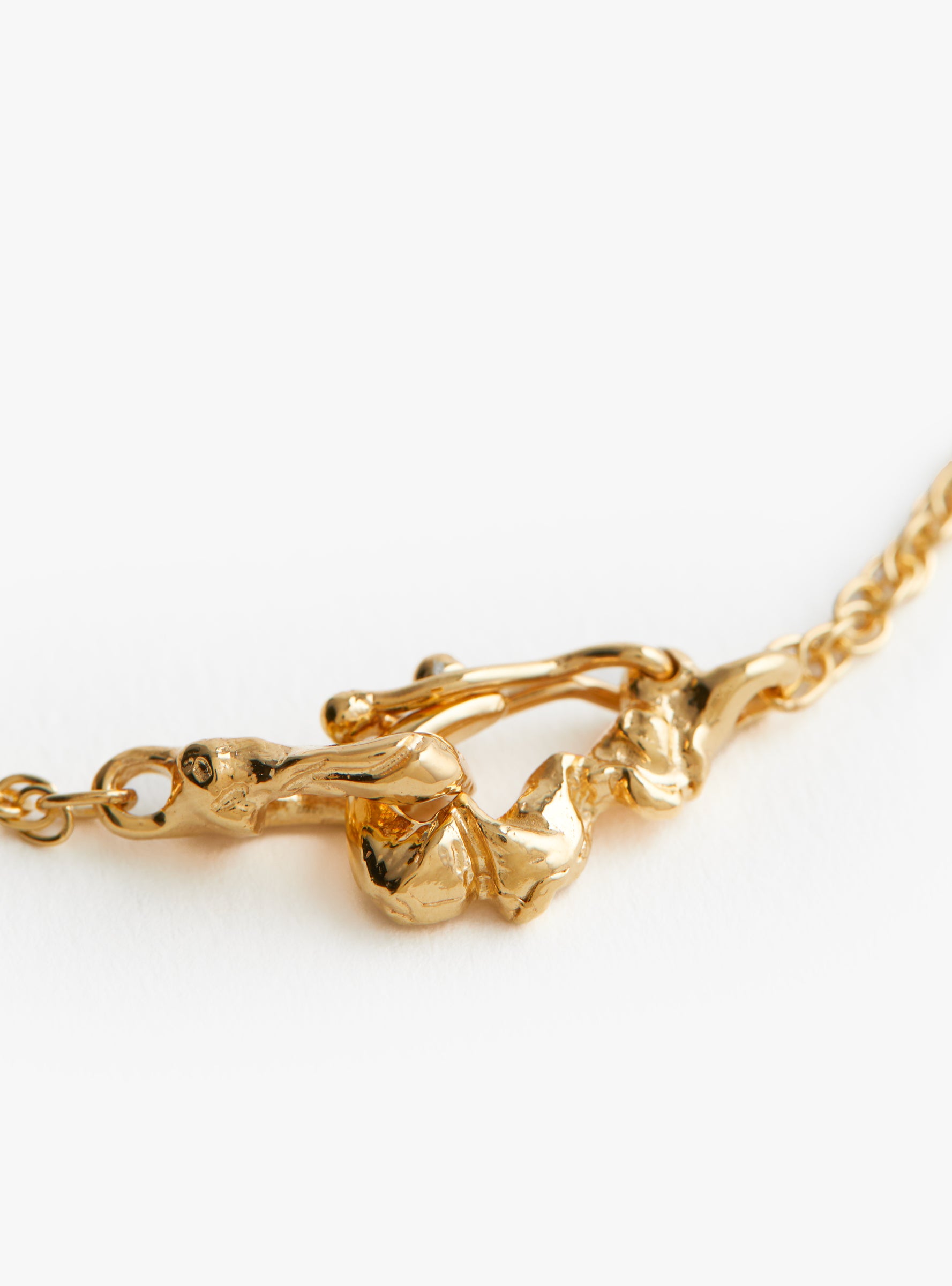 Crinkle Iolite Chain Bracelet Vermeil Vermeil Isabella Etou (clasp detail) at Couverture & The Garbstore